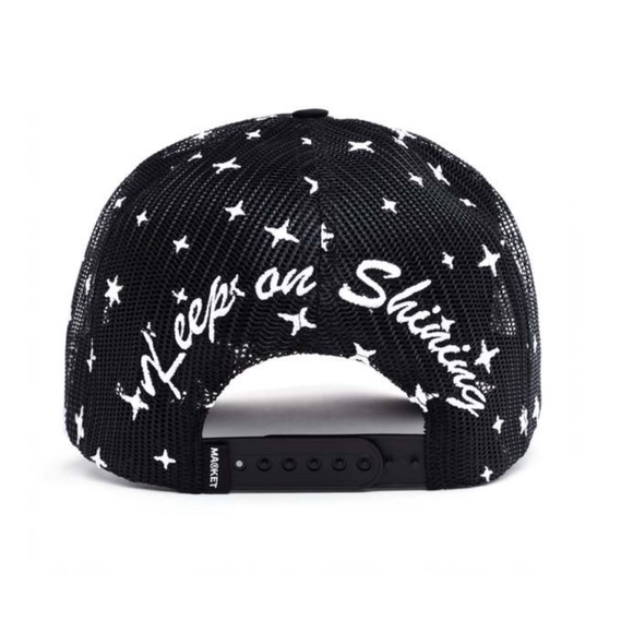 Market Smiley Keep On Shining Trucker Hat